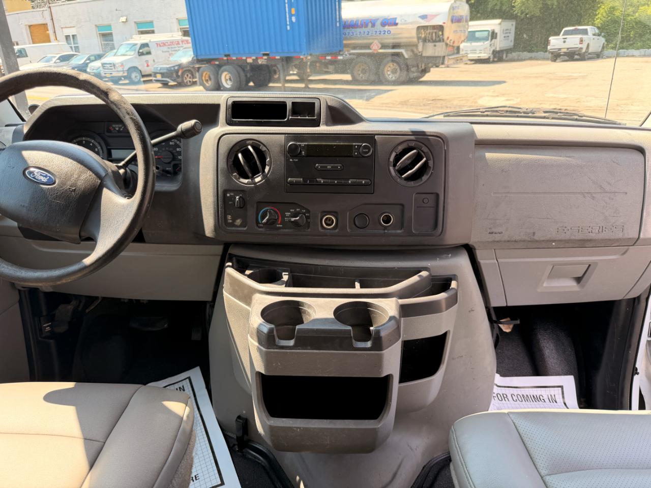Ford Econoline E-150 2010