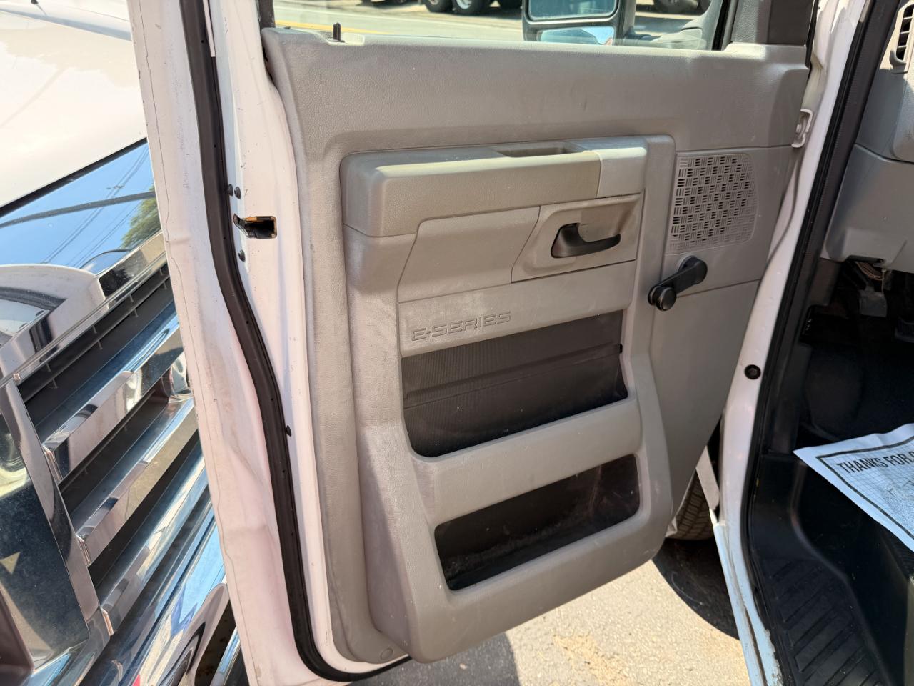 Ford Econoline E-150 2010