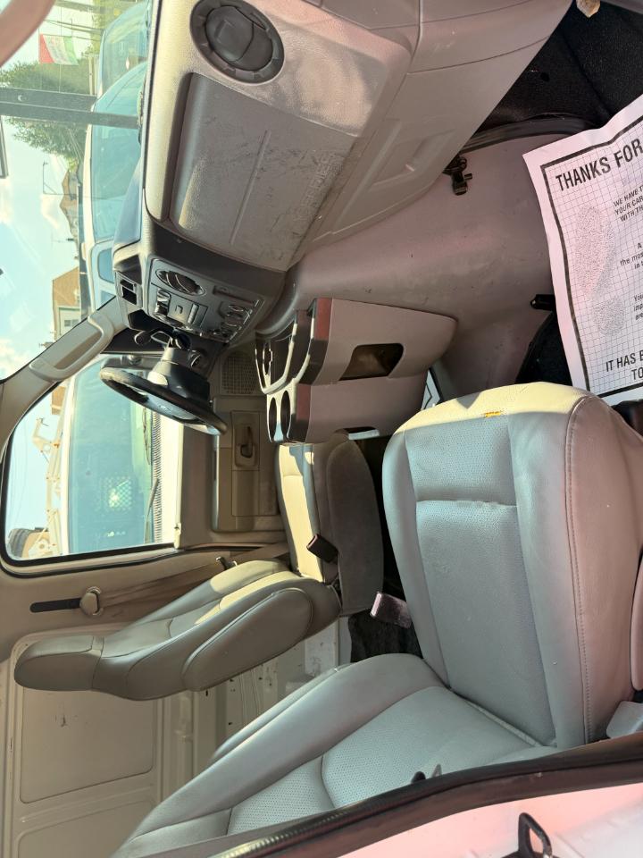 Ford Econoline E-150 2010