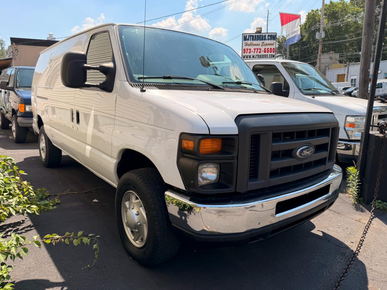 Ford Econoline E-350 Super Duty 2012