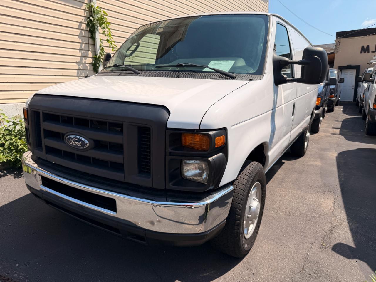 Ford Econoline E-350 Super Duty 2012