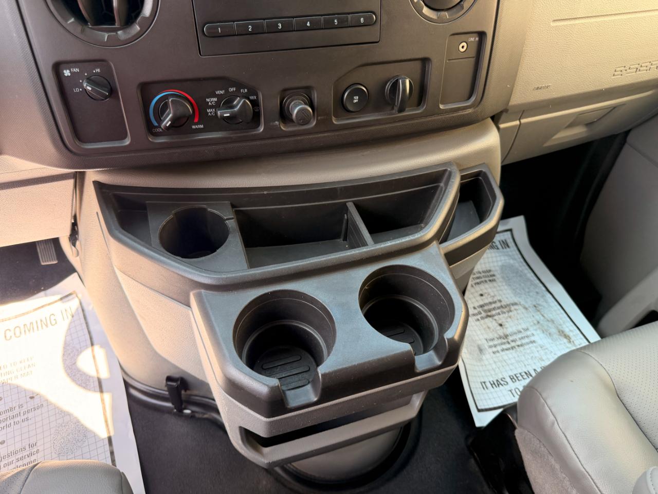 Ford Econoline E-350 Super Duty 2012