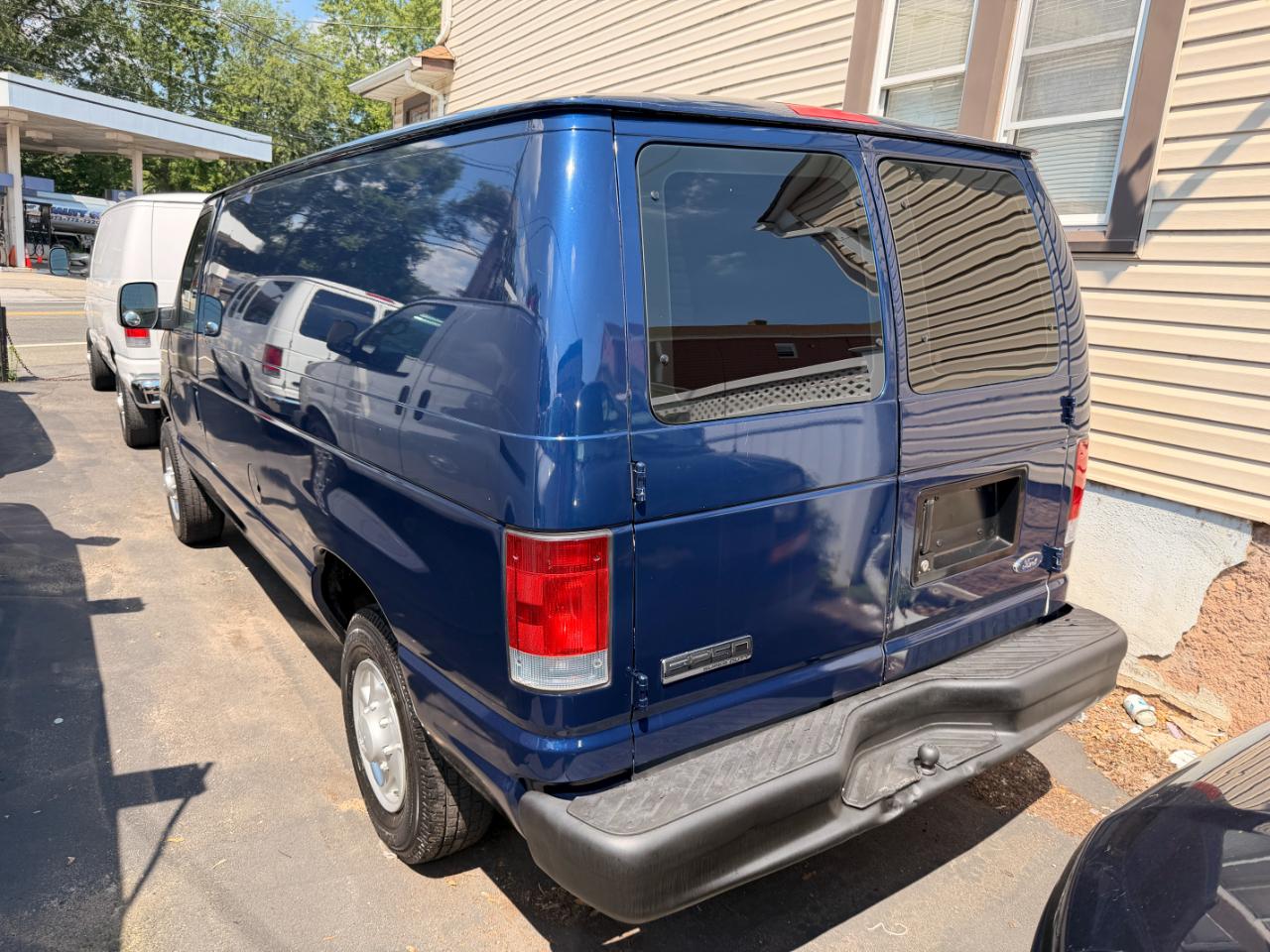 Ford Econoline E-250 2007