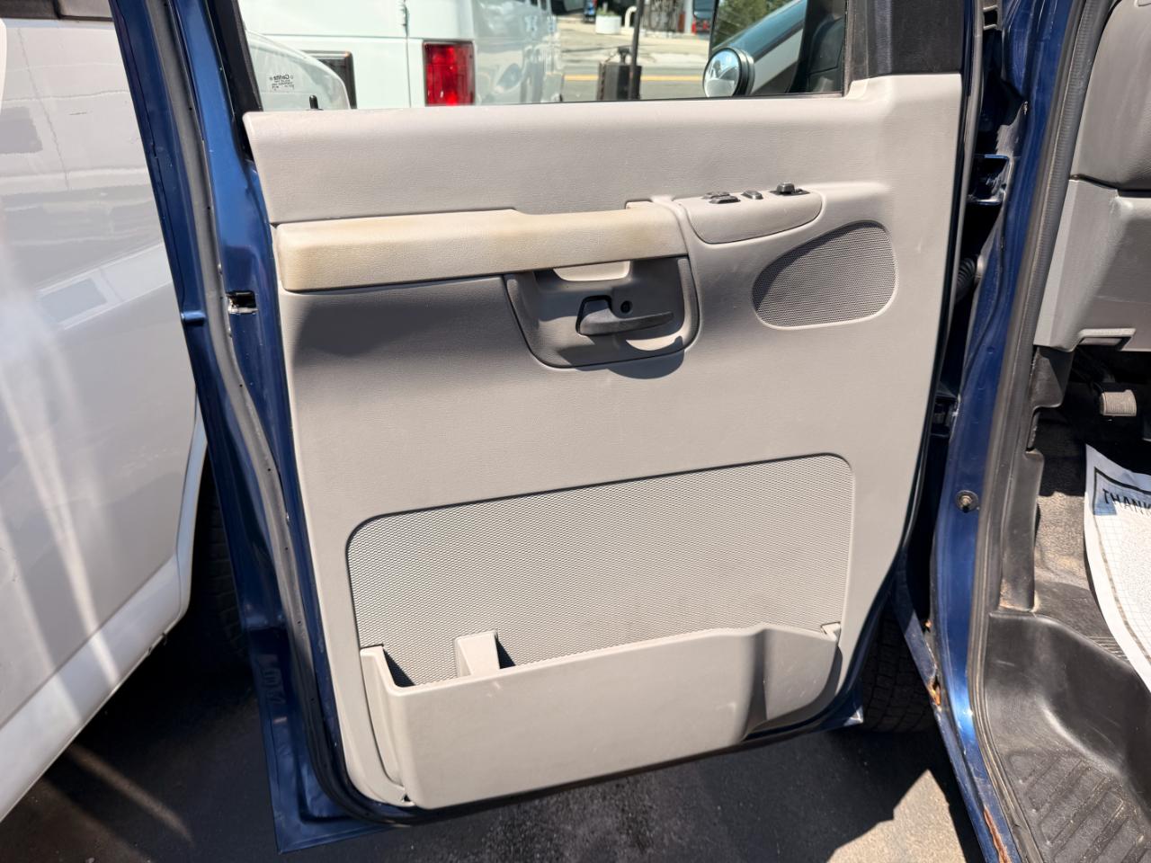 Ford Econoline E-250 2007