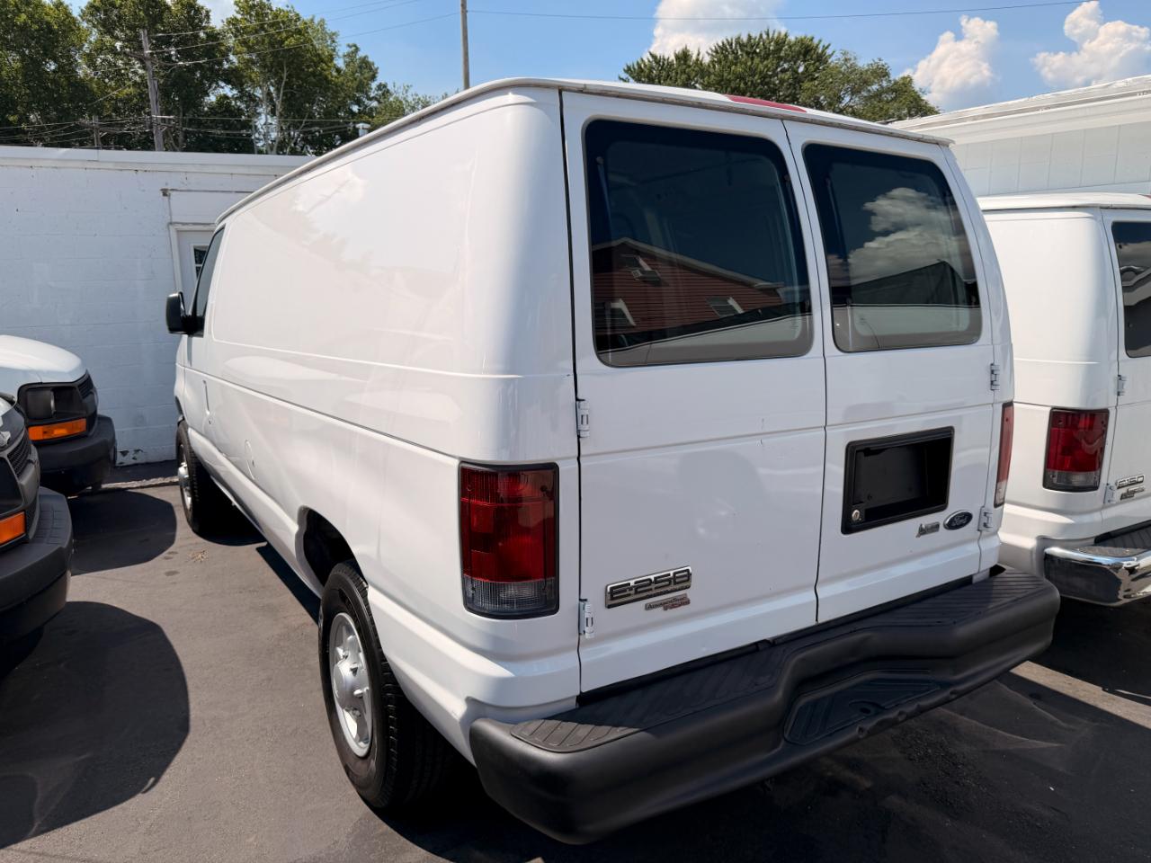 Ford Econoline E-250 2012