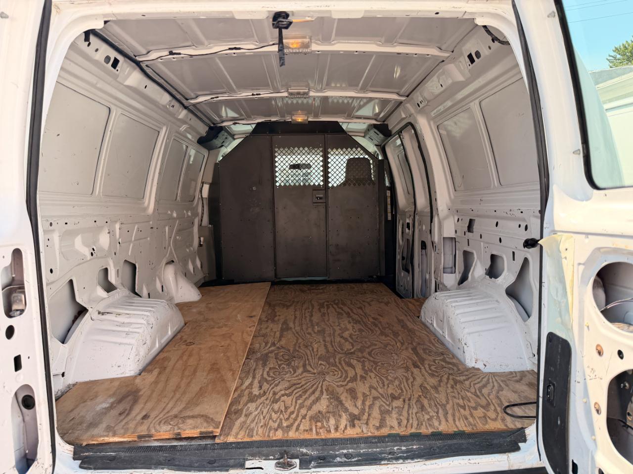 Ford Econoline E-250 2012