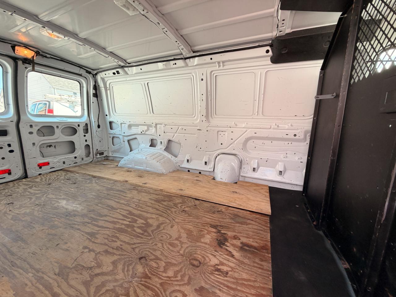 Ford Econoline E-250 2012