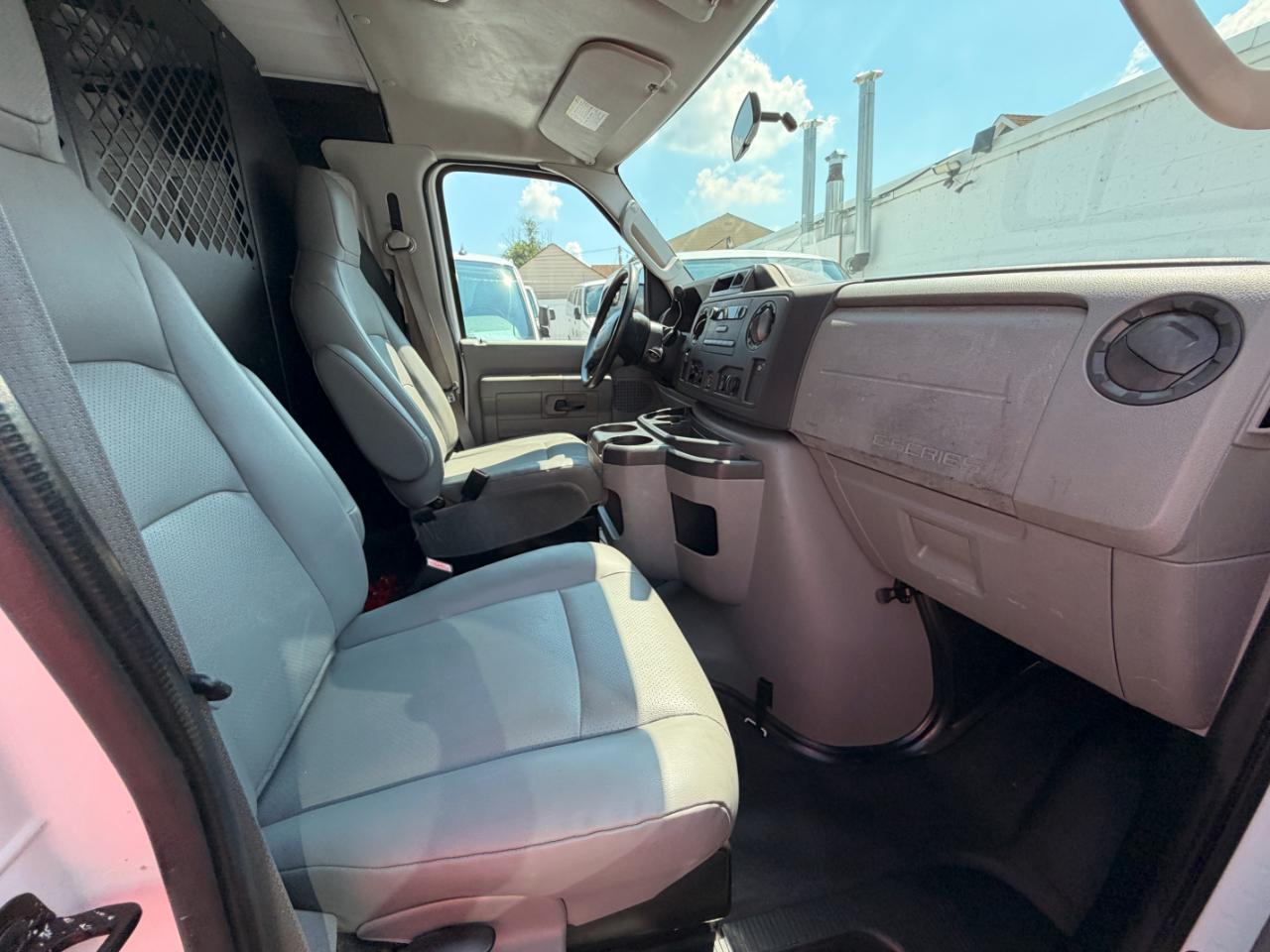 Ford Econoline E-250 2012