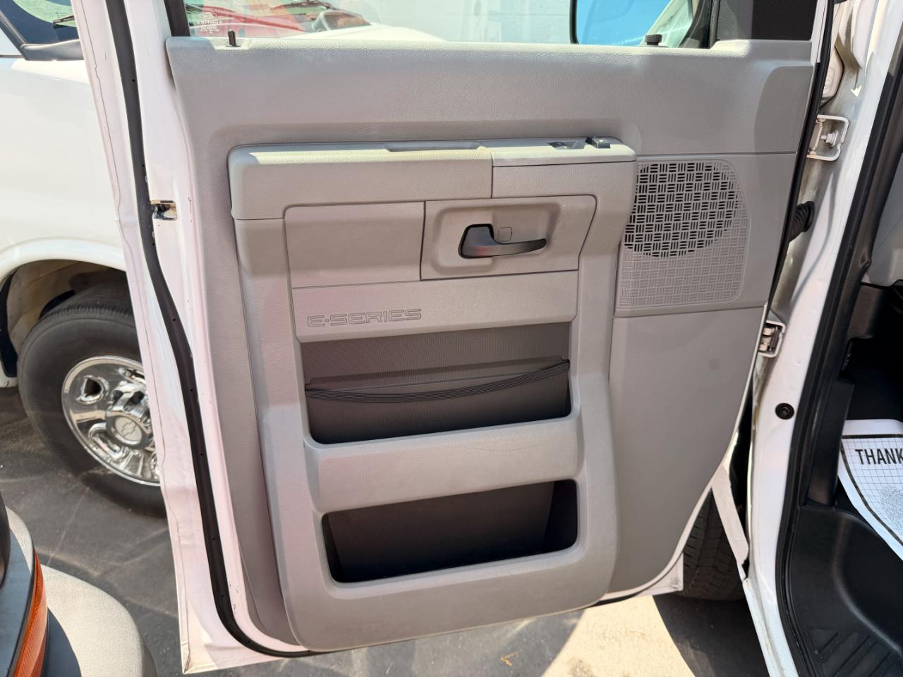 Ford Econoline E-250 2012