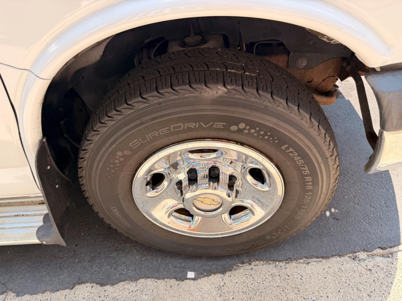 Chevrolet Express LS 3500 2009