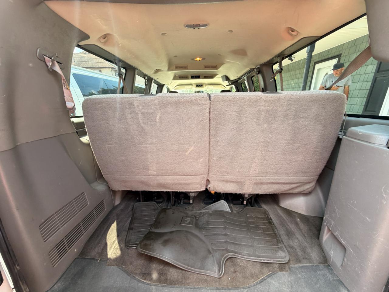 Chevrolet Express LS 3500 2009