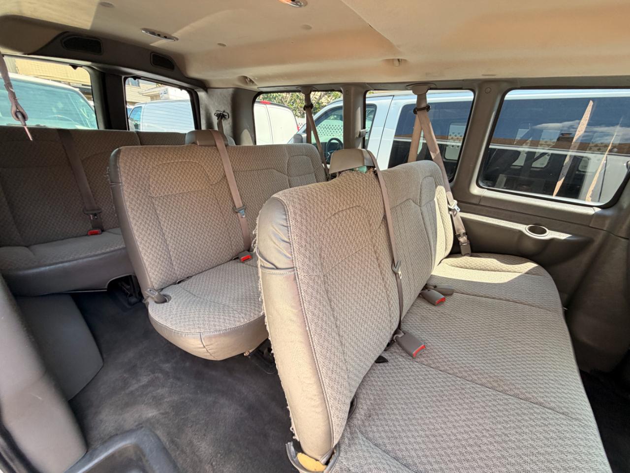 Chevrolet Express LS 3500 2009