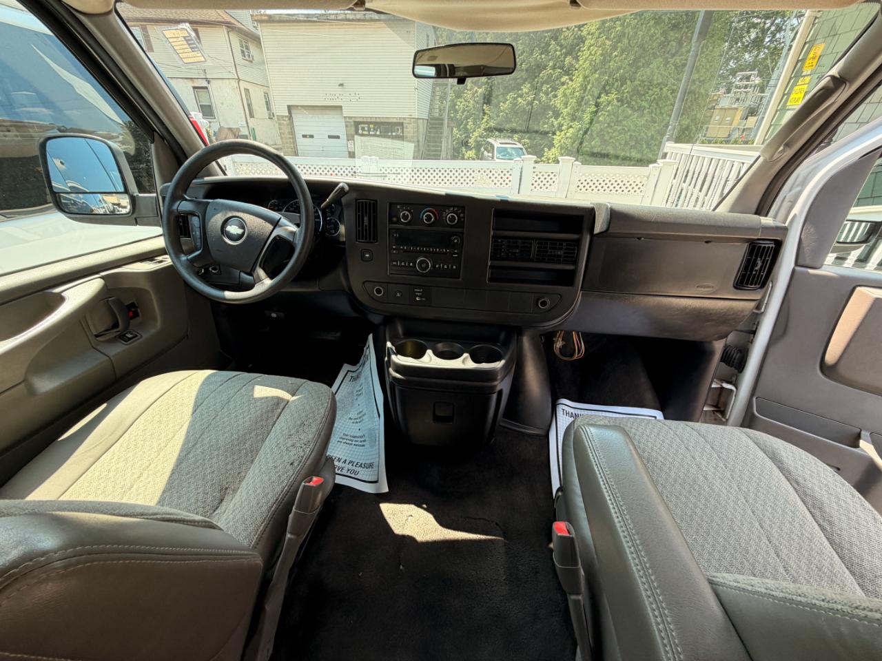 Chevrolet Express LS 3500 2009