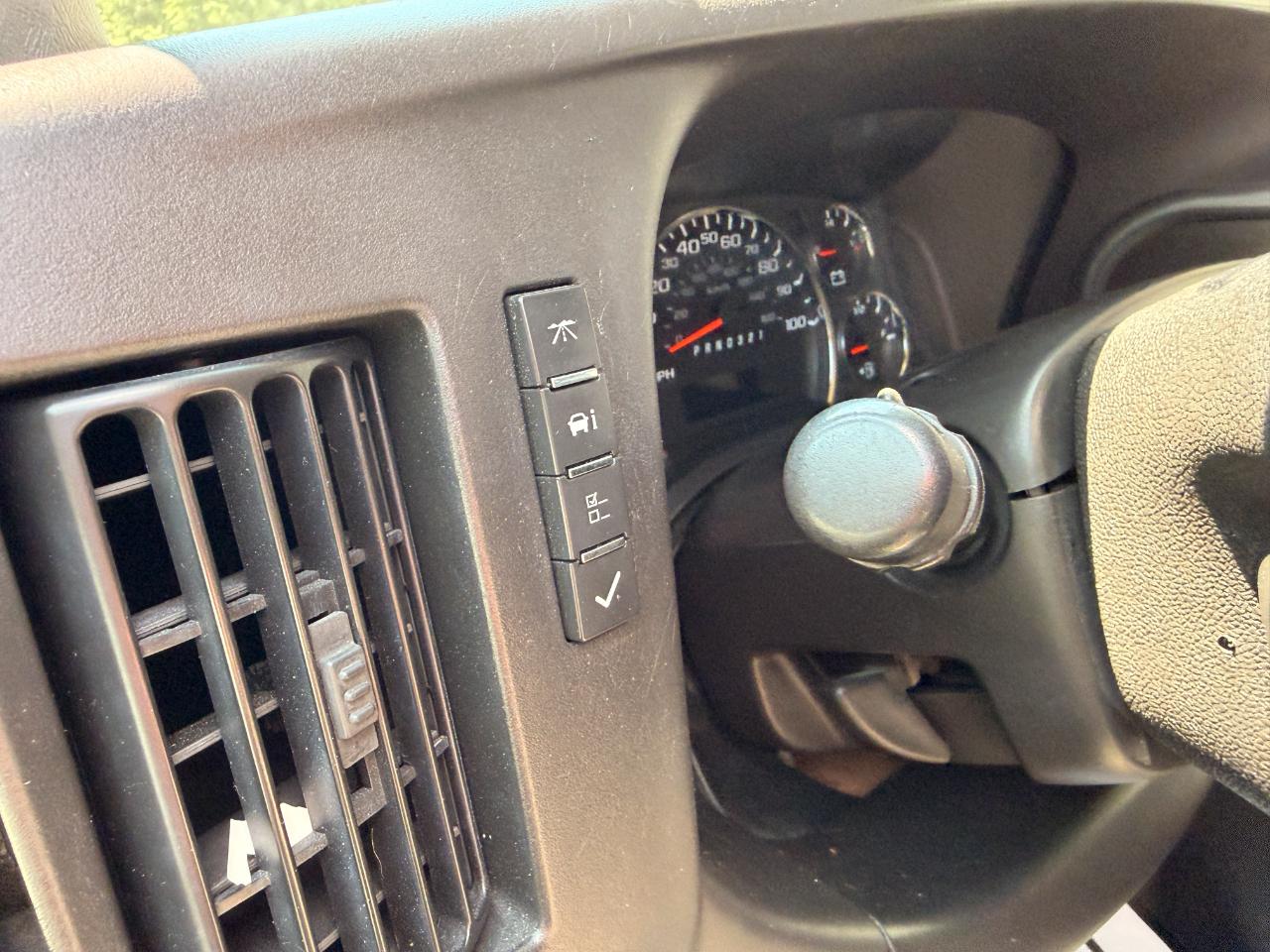 Chevrolet Express LS 3500 2009