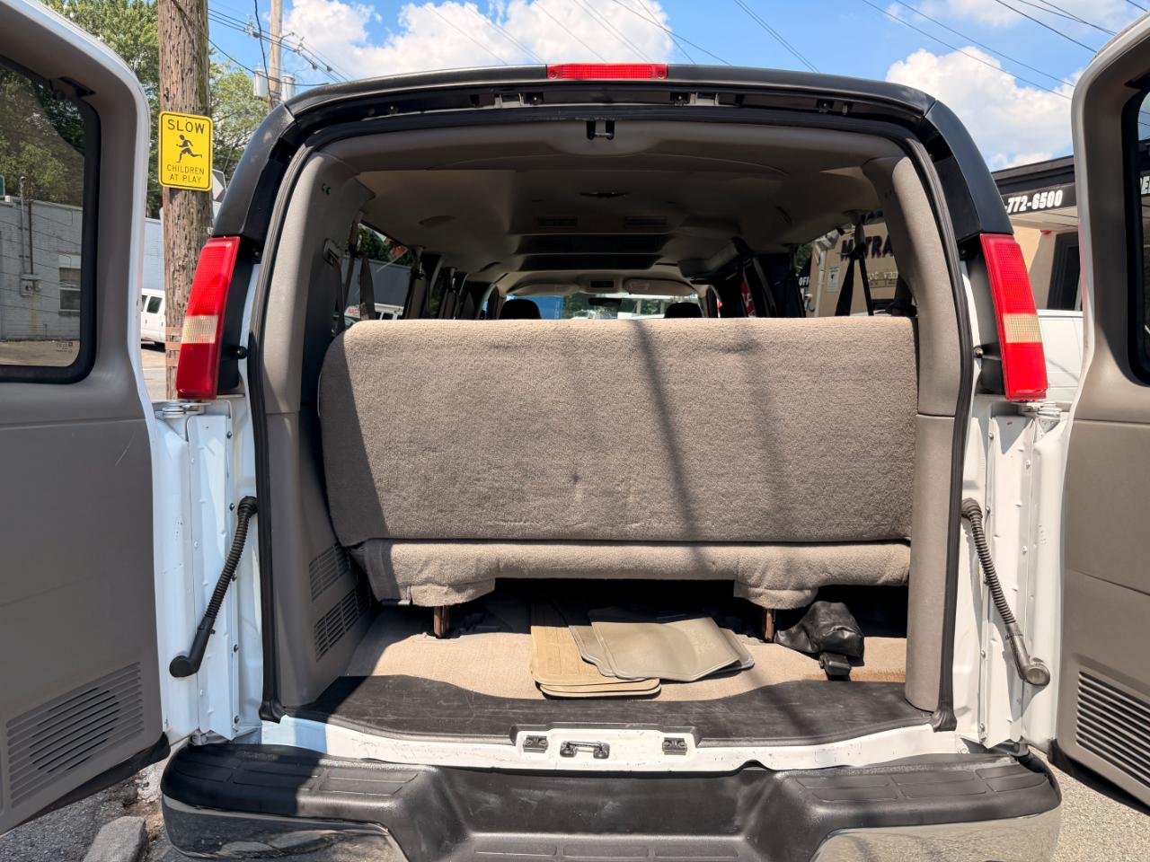 GMC Savana G3500 Extended 2005