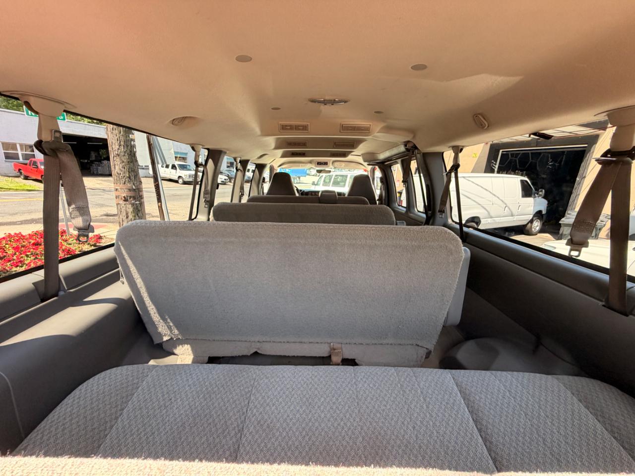GMC Savana G3500 Extended 2005