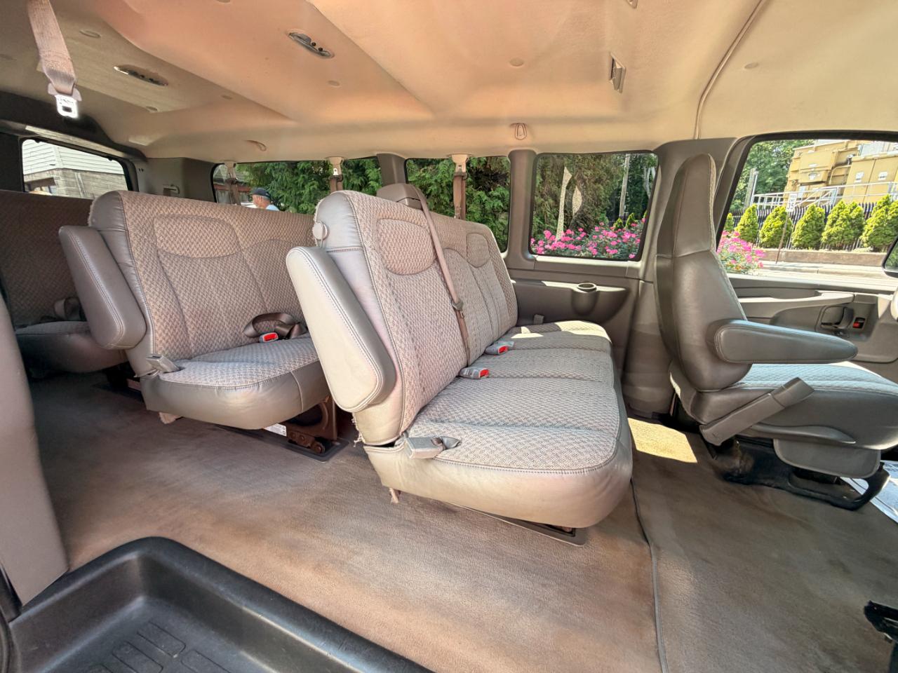GMC Savana G3500 Extended 2005