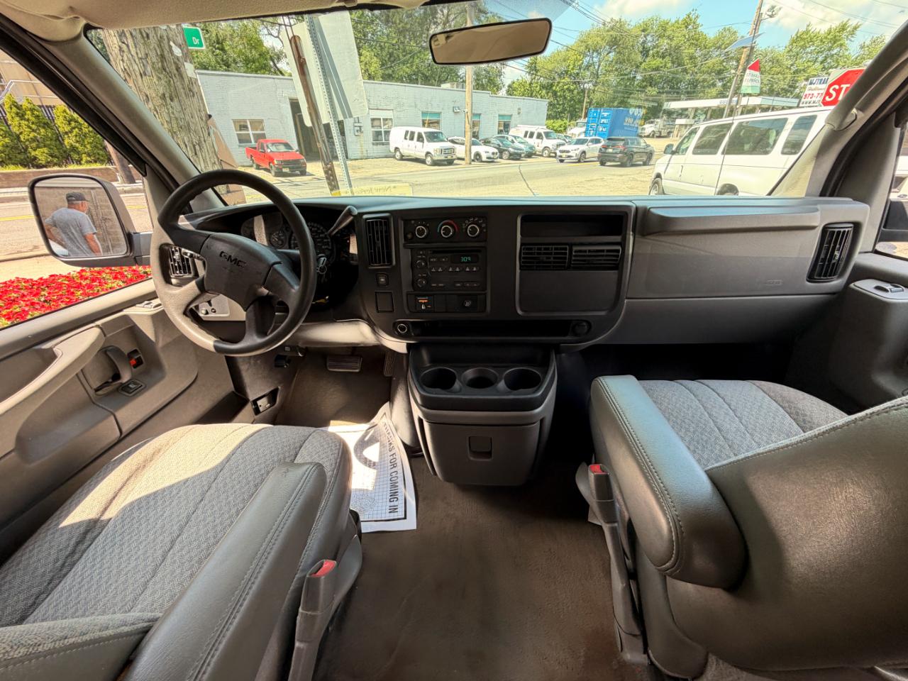 GMC Savana G3500 Extended 2005