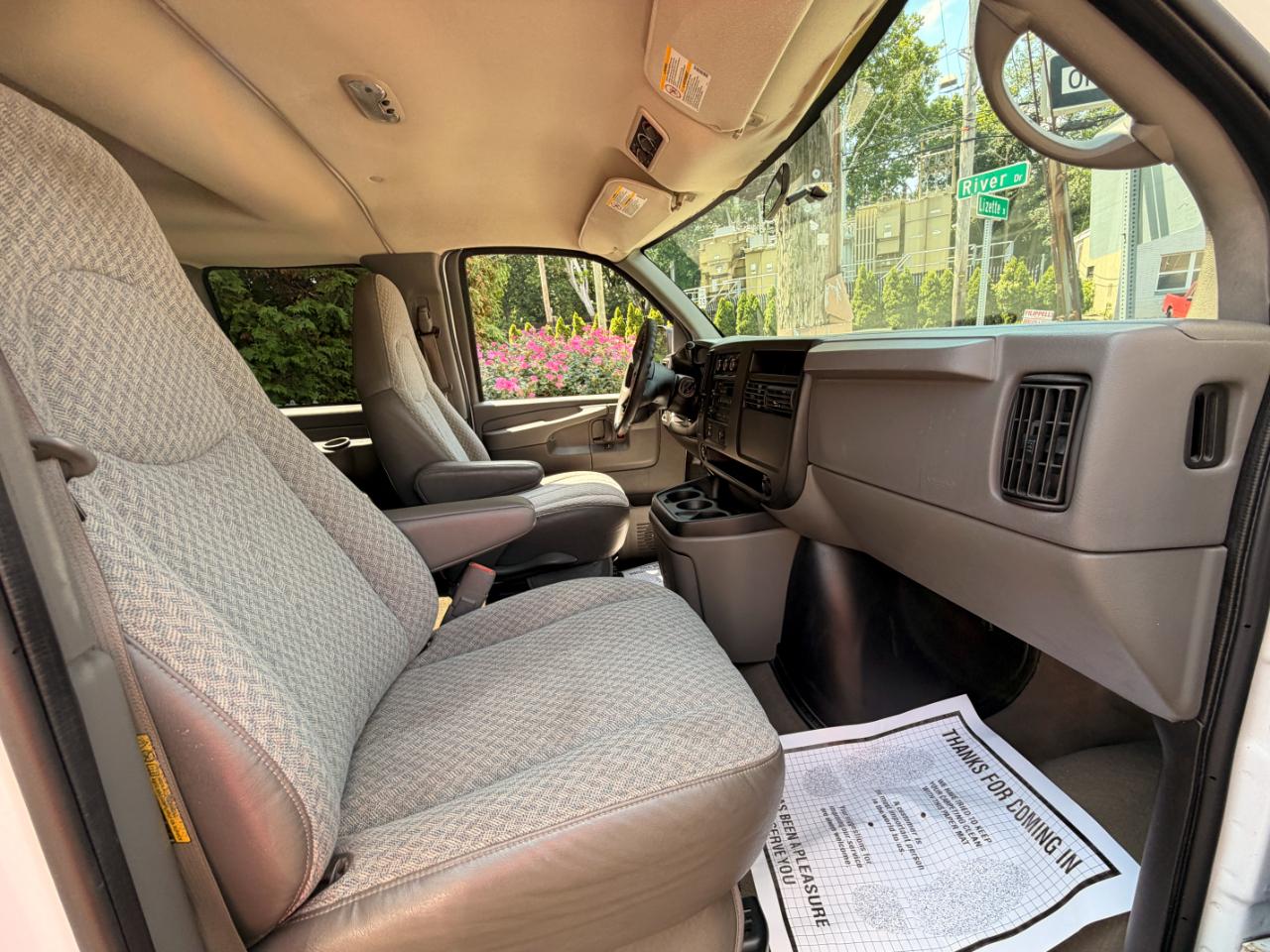 GMC Savana G3500 Extended 2005