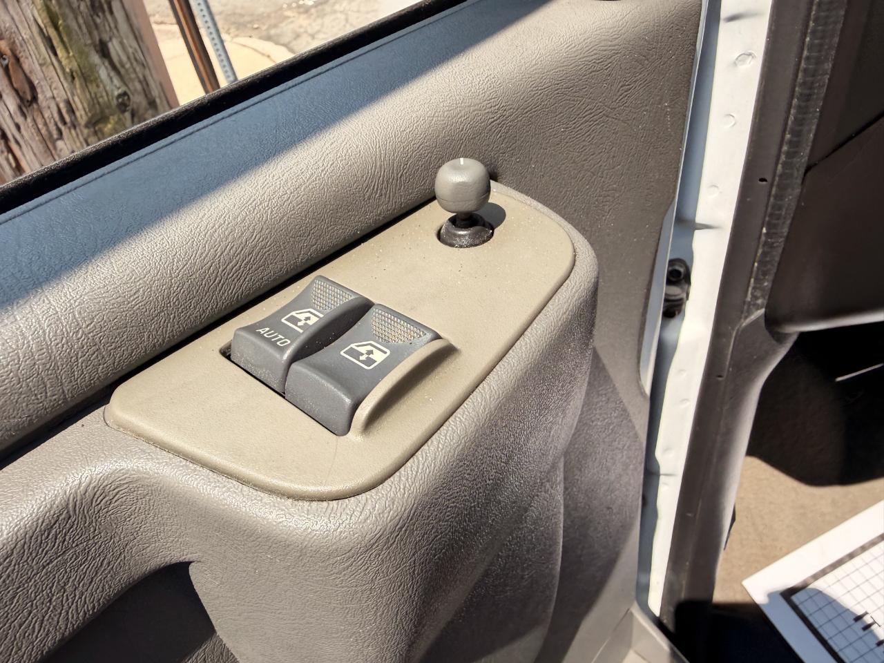 GMC Savana G3500 Extended 2005
