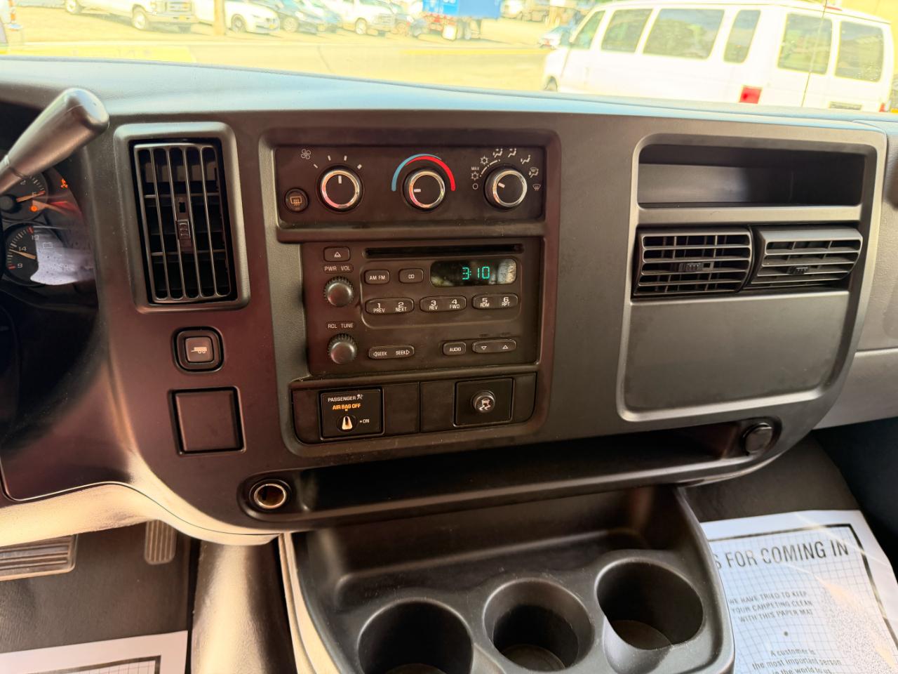 GMC Savana G3500 Extended 2005
