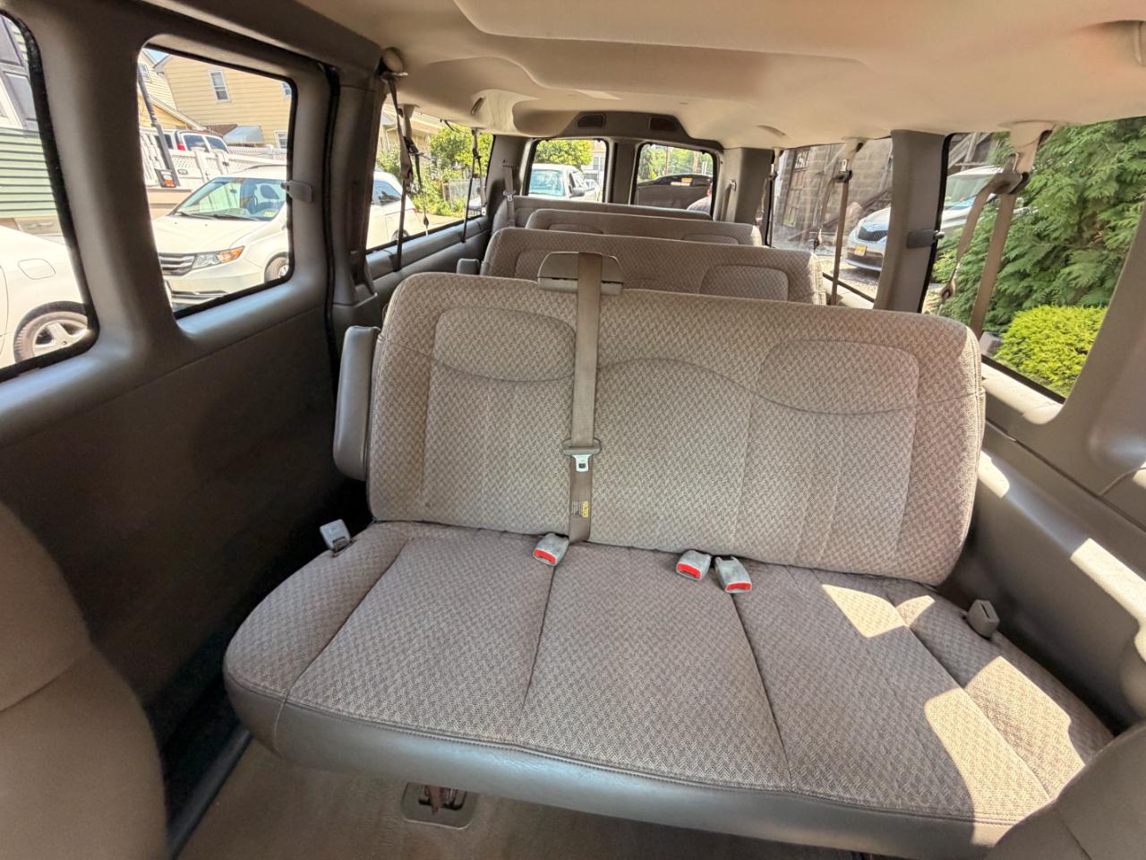 GMC Savana G3500 Extended 2005