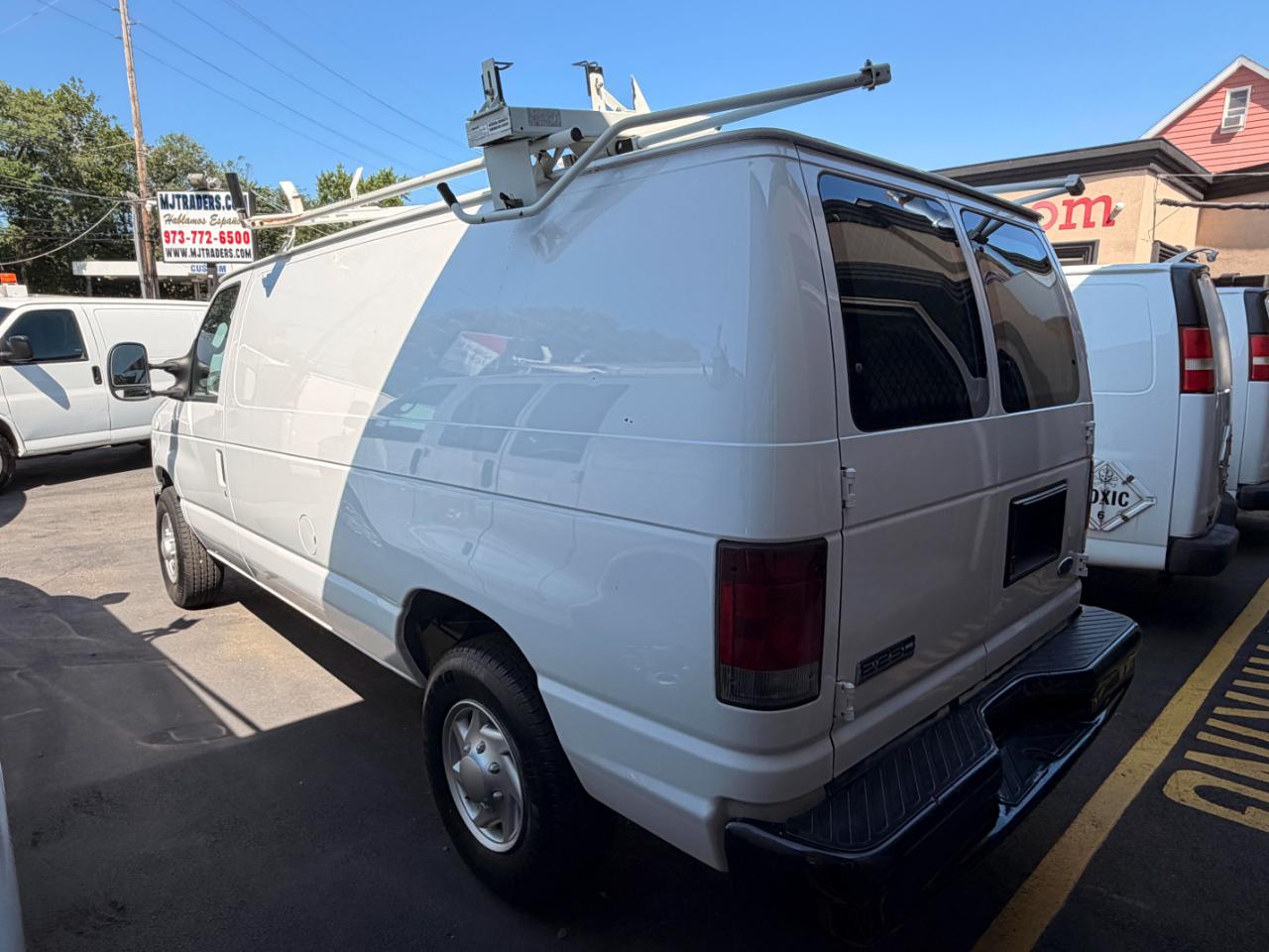 Ford Econoline E-250 2010