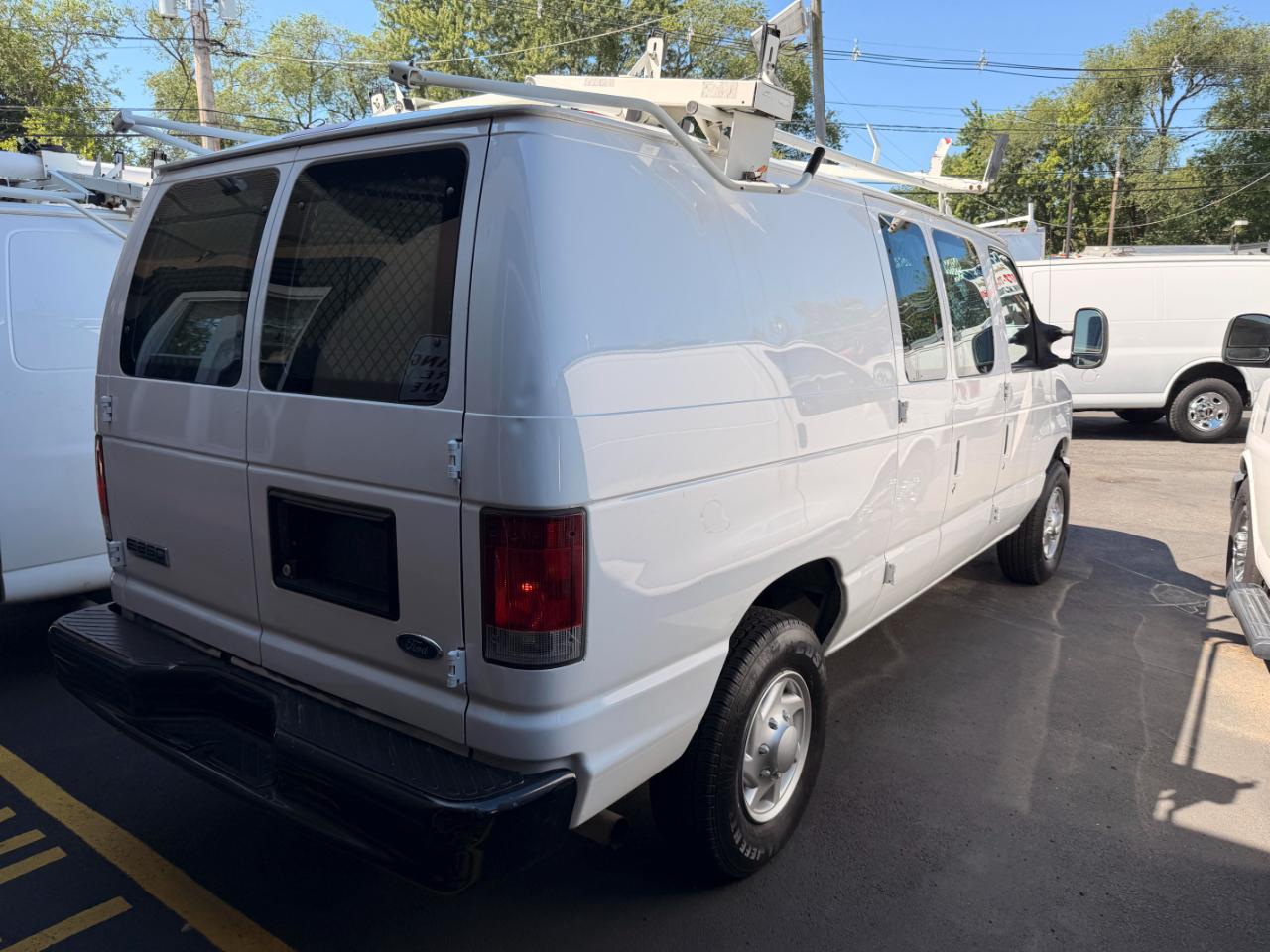 Ford Econoline E-250 2010
