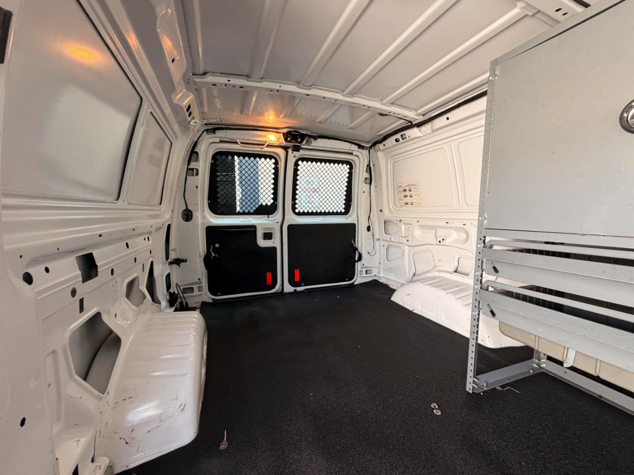 Ford Econoline E-250 2010