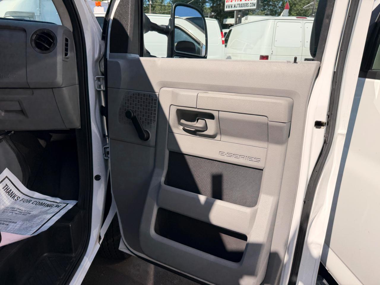 Ford Econoline E-250 2010