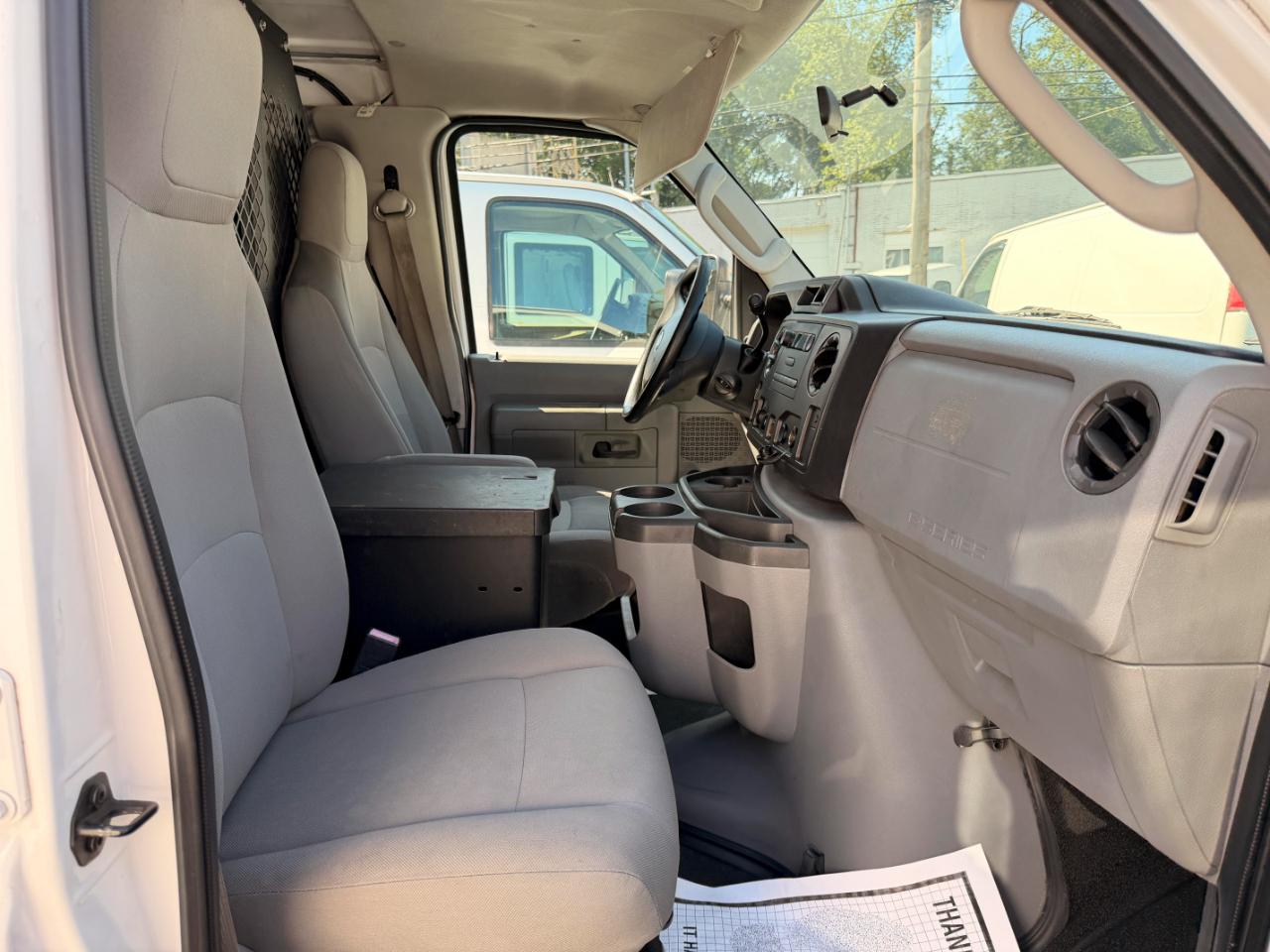 Ford Econoline E-250 2010