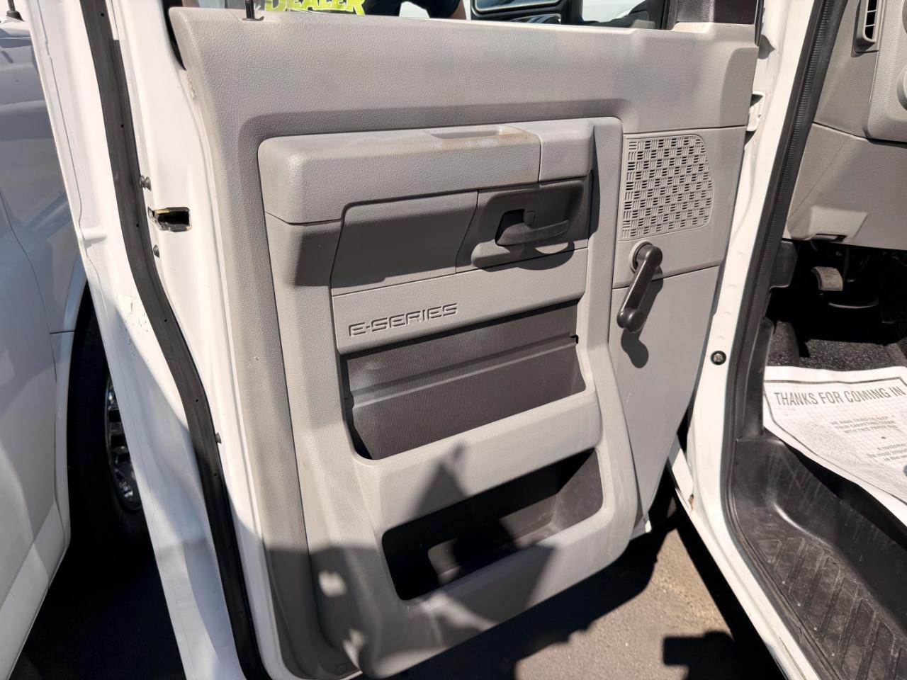 Ford Econoline E-250 2010