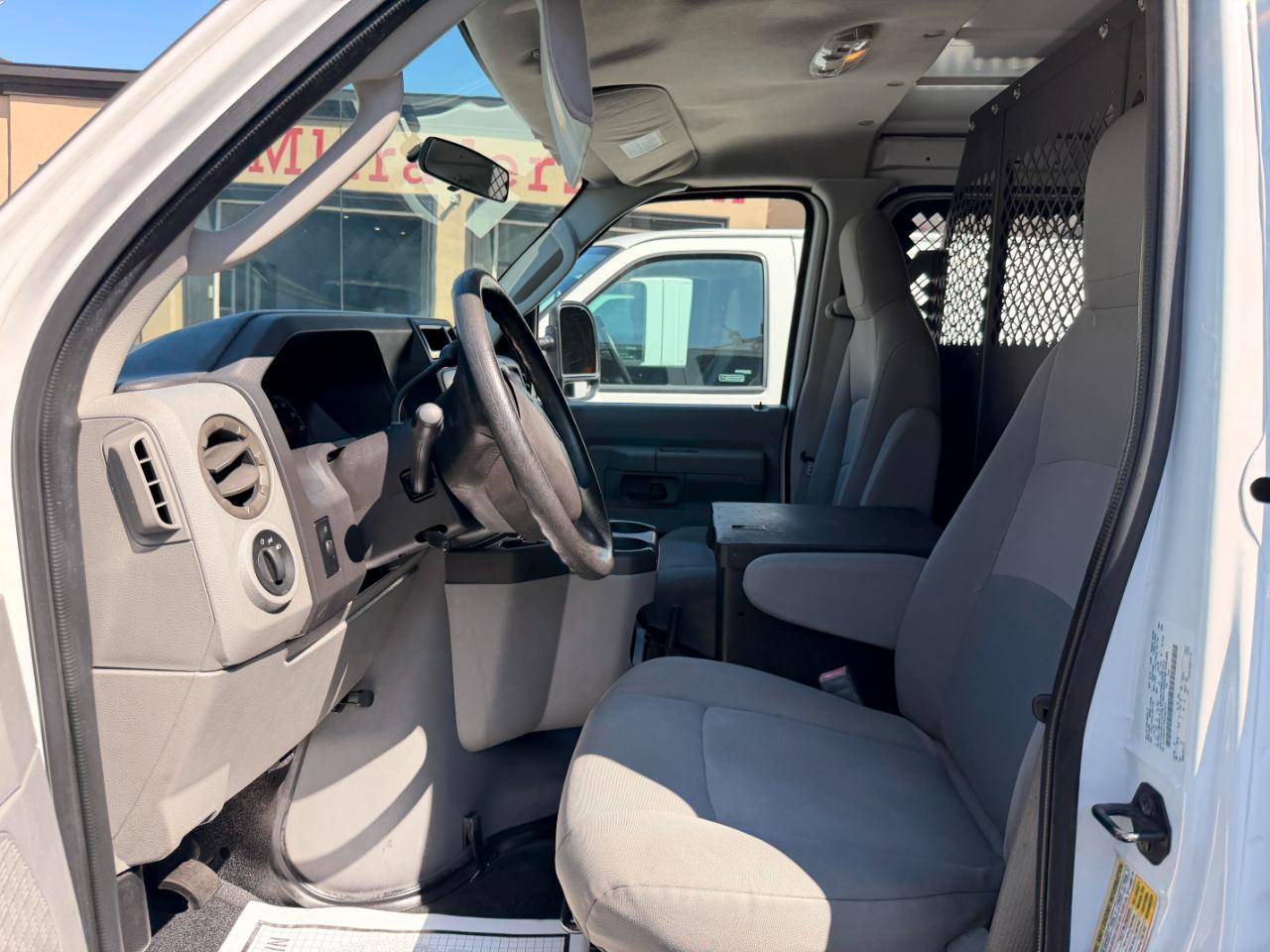 Ford Econoline E-250 2010