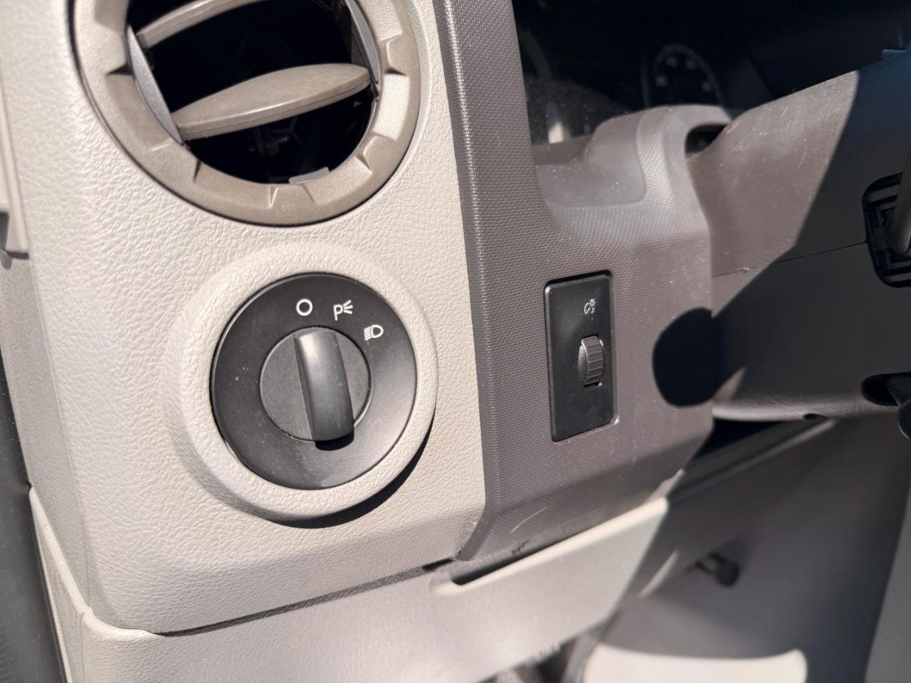 Ford Econoline E-250 2010