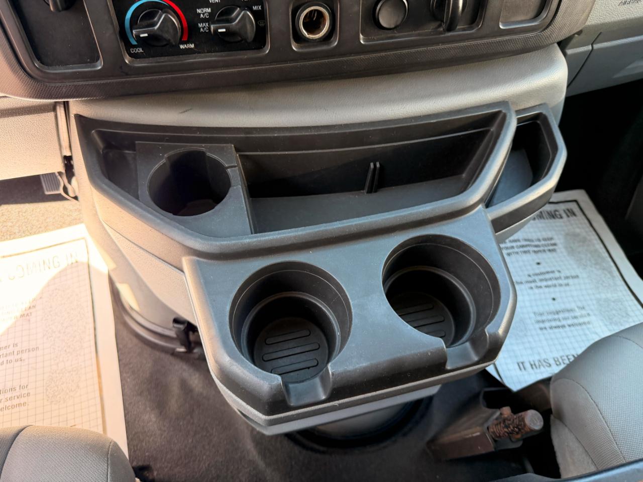 Ford Econoline E-250 2010
