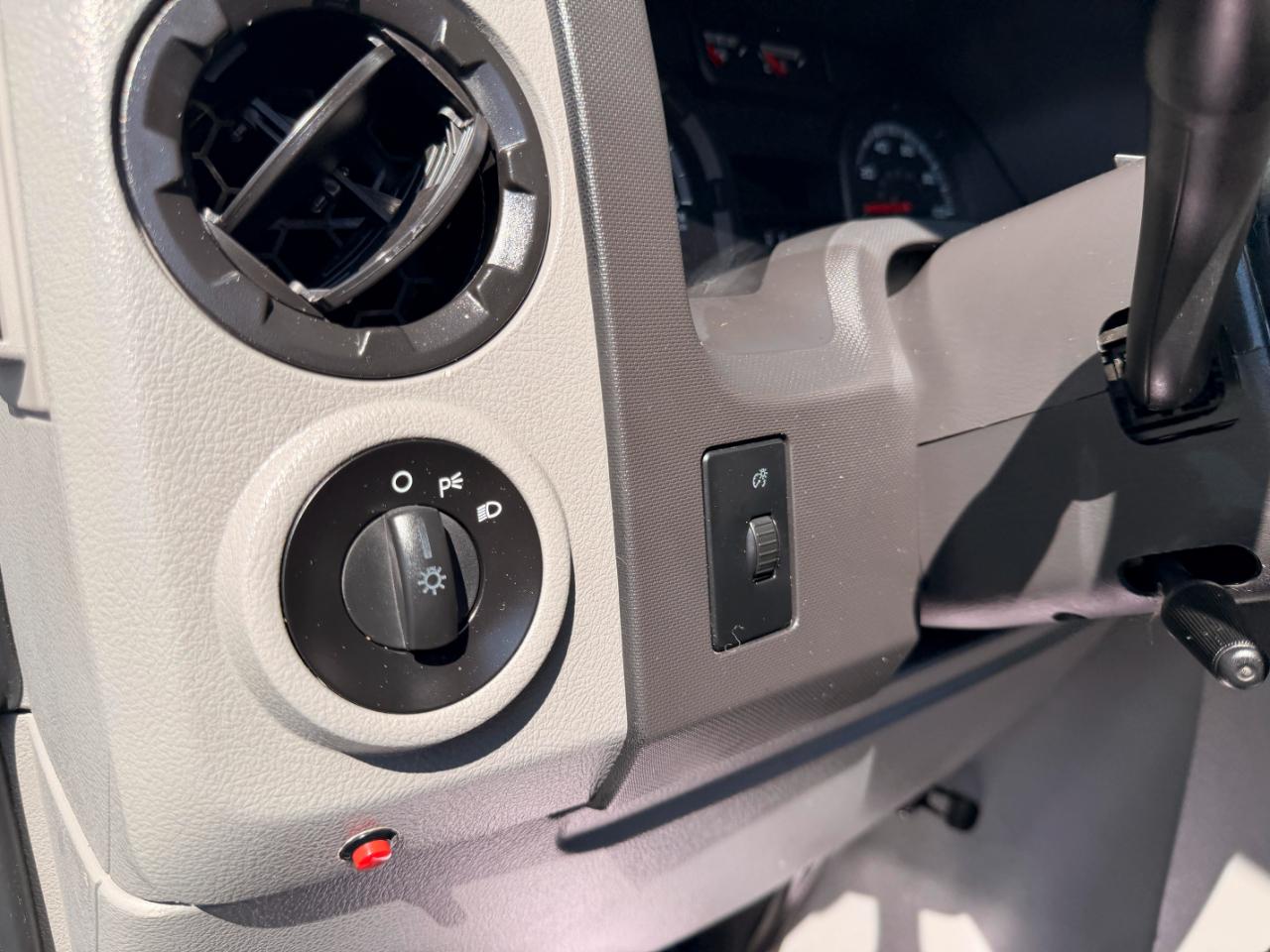 Ford Econoline E-250 2014
