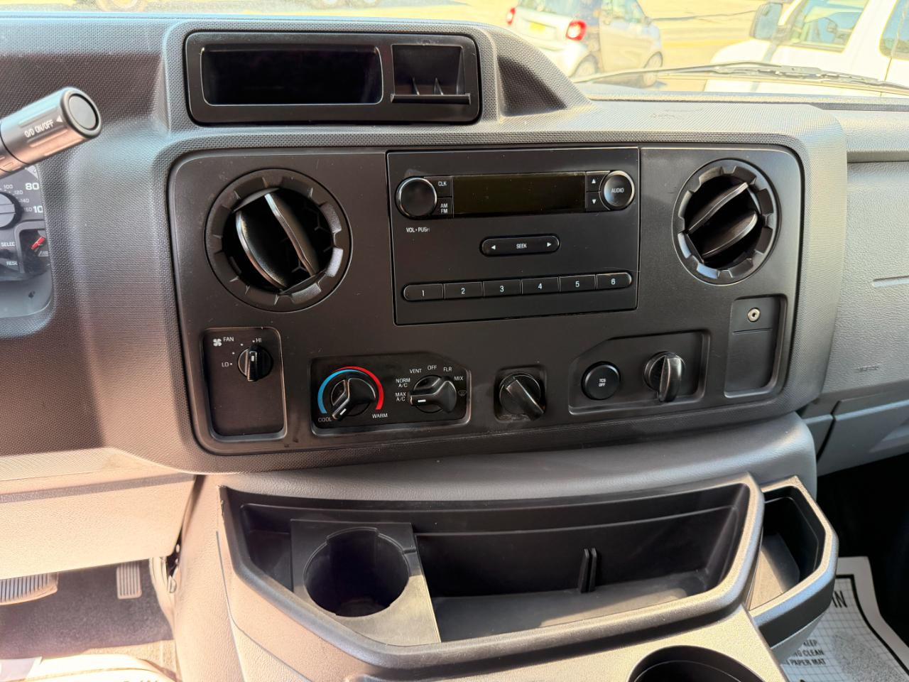 Ford Econoline E-250 2014