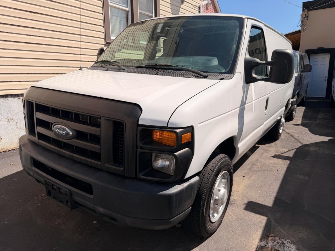 Ford Econoline E-150 2011