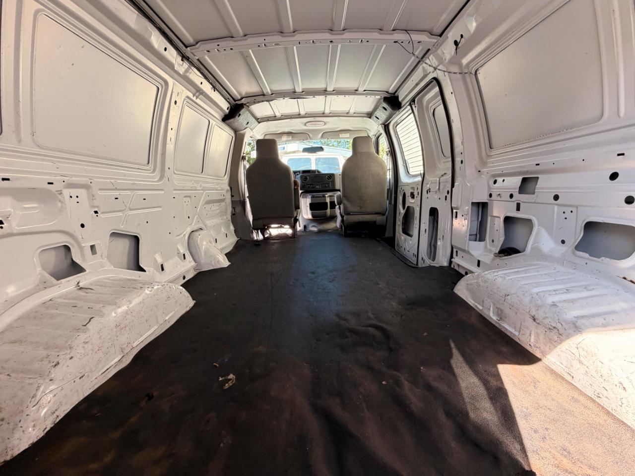 Ford Econoline E-150 2011