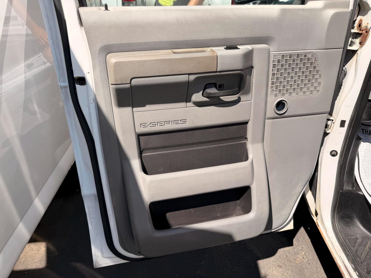 Ford Econoline E-150 2011