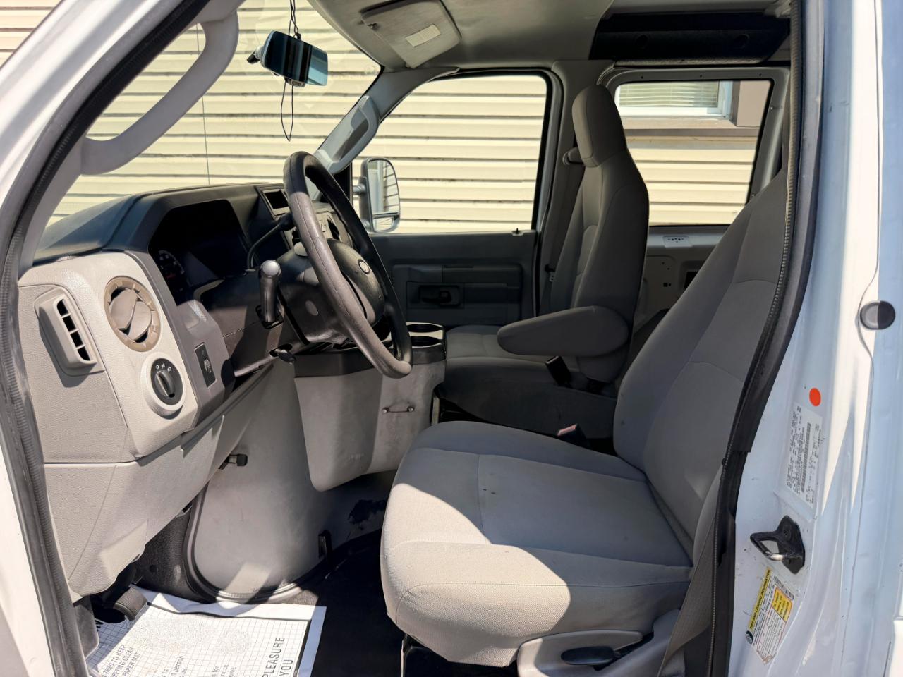 Ford Econoline E-150 2011