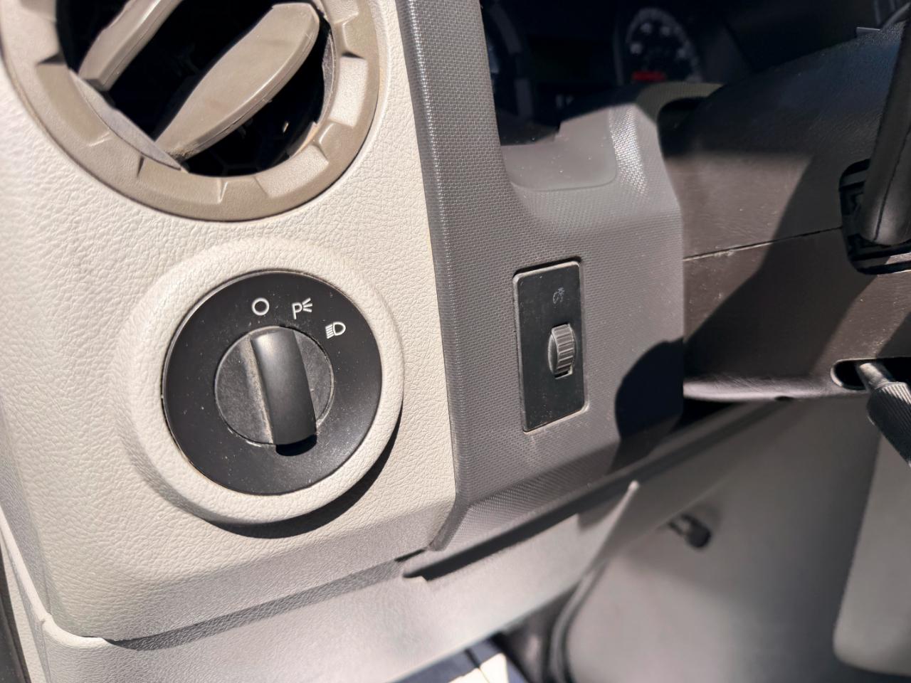 Ford Econoline E-150 2011