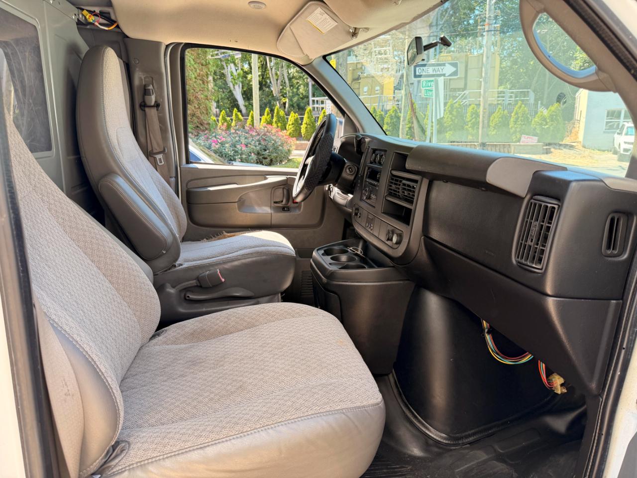 GMC Savana G1500 Cargo 2013