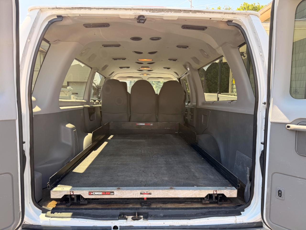Ford Econoline E-350 XLT Super Duty Extended 2012