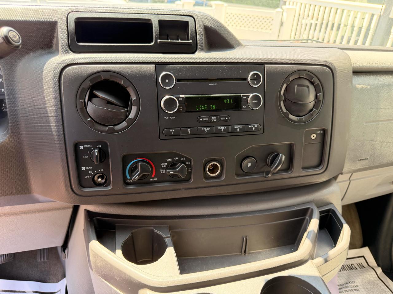 Ford Econoline E-350 XLT Super Duty Extended 2012