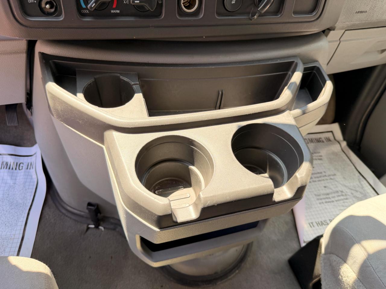 Ford Econoline E-350 XLT Super Duty Extended 2012