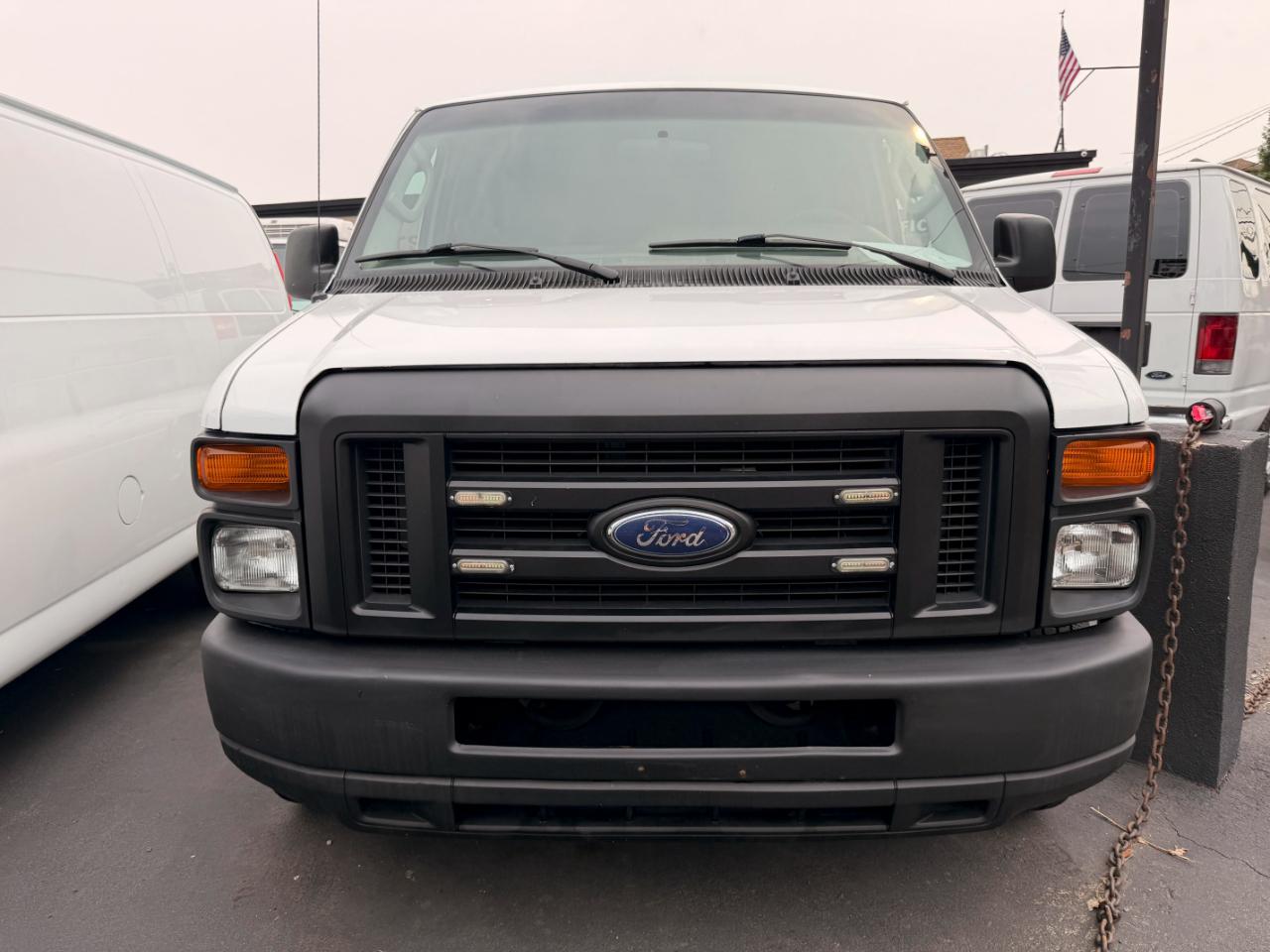 Ford Econoline E-350 Super Duty 2011