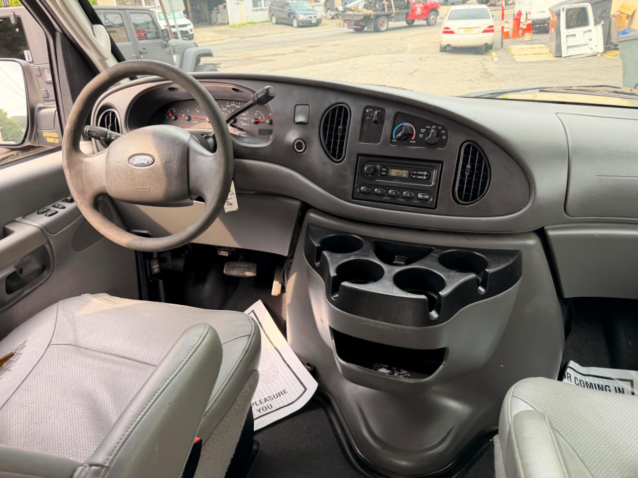 Ford Econoline E-150 2007