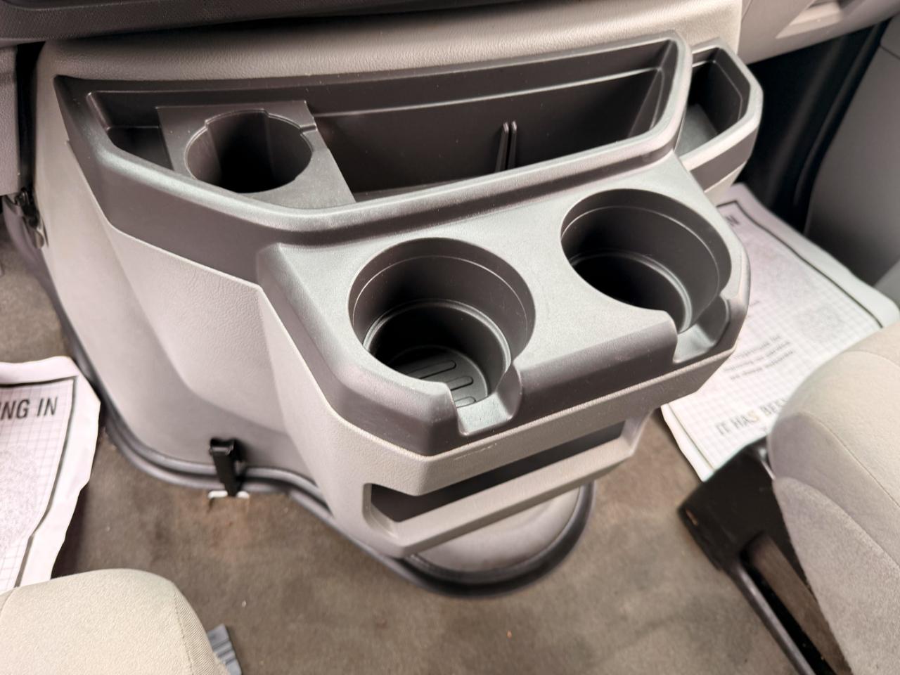 Ford Econoline E-350 XLT Super Duty Extended 2012