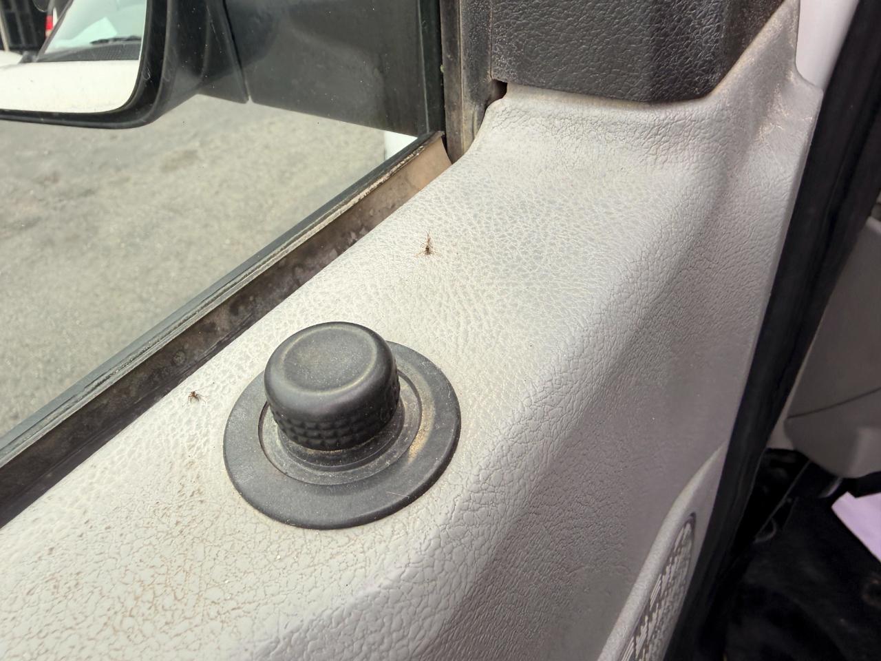 Ford Econoline E-350 XLT Super Duty Extended 2012